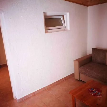 - Balaton 30360 شقة *