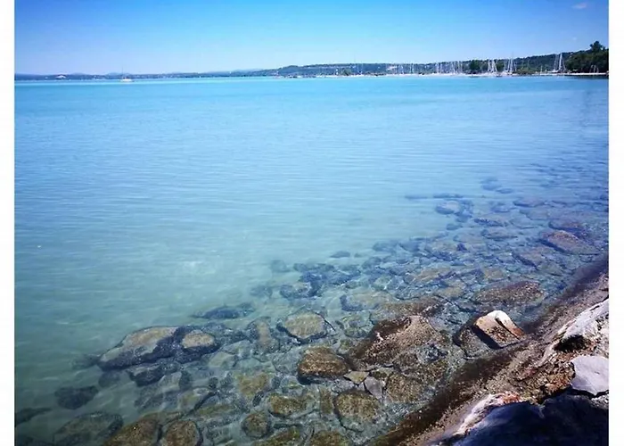 - Balaton 30360 Apartamento *
